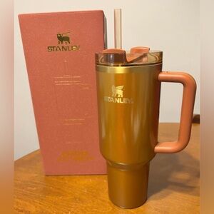 Brand New In Box Sparkly Gold/Copper Stanley